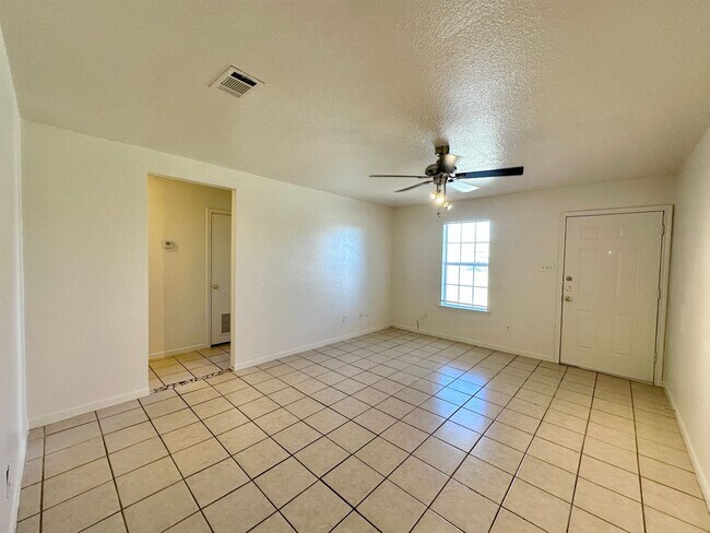 Photo - 1810 Aztec Trce Unit B