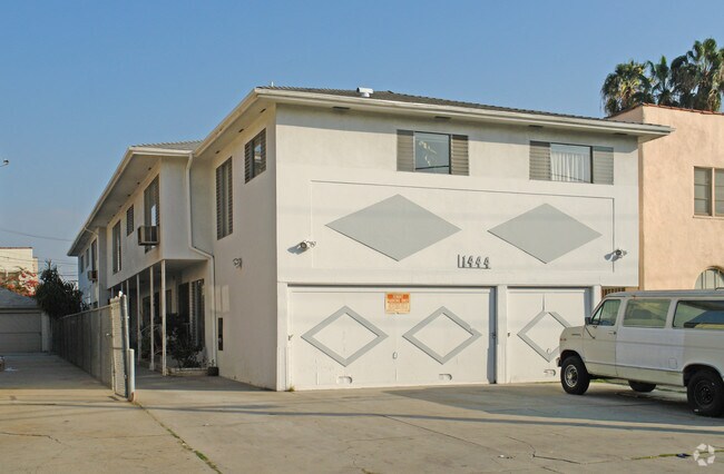 Building Photo - 1444 S Holt Ave Rental