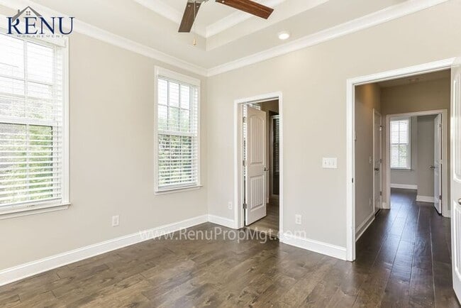 Photo - 3153 Long Blvd