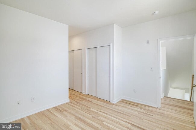 Photo - 1842 E Harold St Unit 5