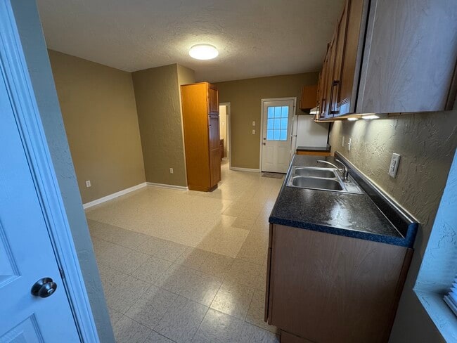 Photo - 114 W Berkeley St Unit 114