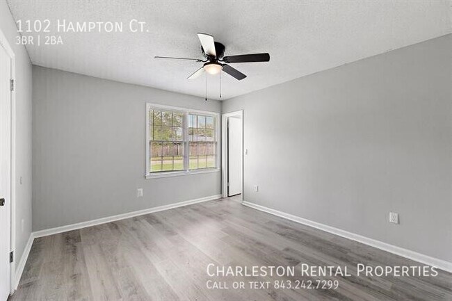 Photo - 1102 Hampton Ct