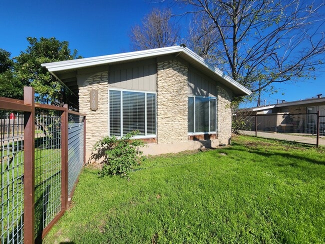 2708 St Edwards Cir