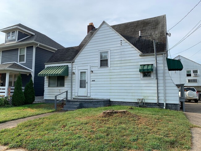 Building Photo - 1224 16th St Unit 1224