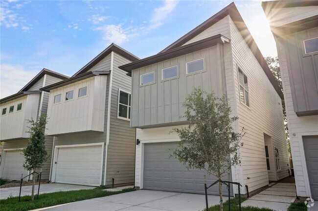 Building Photo - 2022 Thonig Rd Unit C Rental