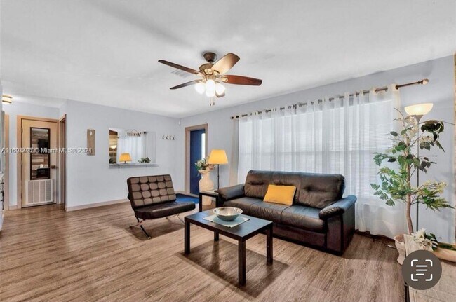 Photo - 3039 Grant St