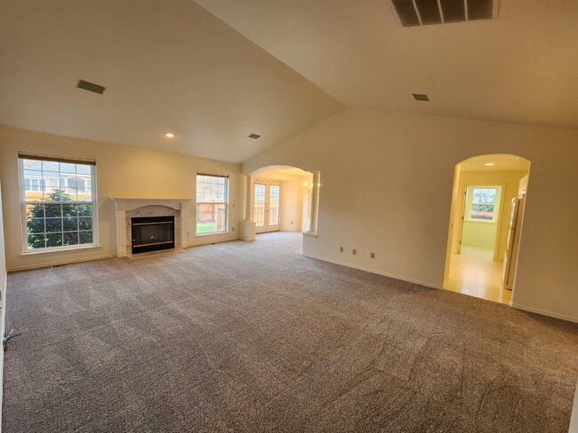 Photo - 3 bed 2 bath, close to Carrie Blake Park a...