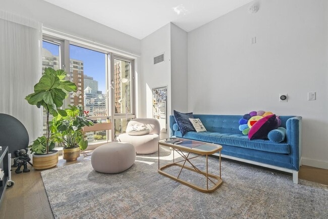 Building Photo - 75 Park Ln S Unit 1909