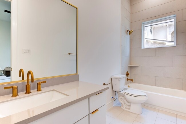 Photo - 7120 Gary St