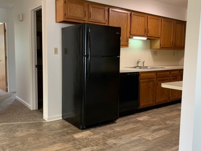 Building Photo - 703 S 28th St