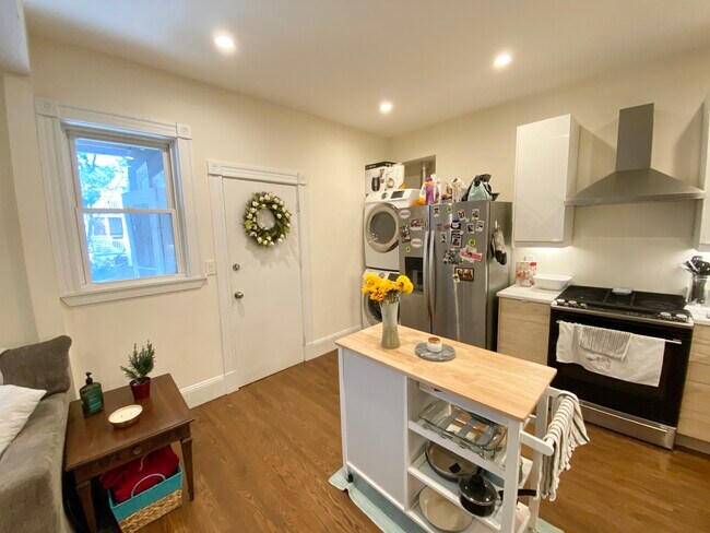 106 Buttonwood St Unidad 2