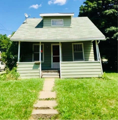 Photo - 1562 N High St