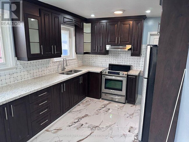 Photo - 10 Aloma Crescent