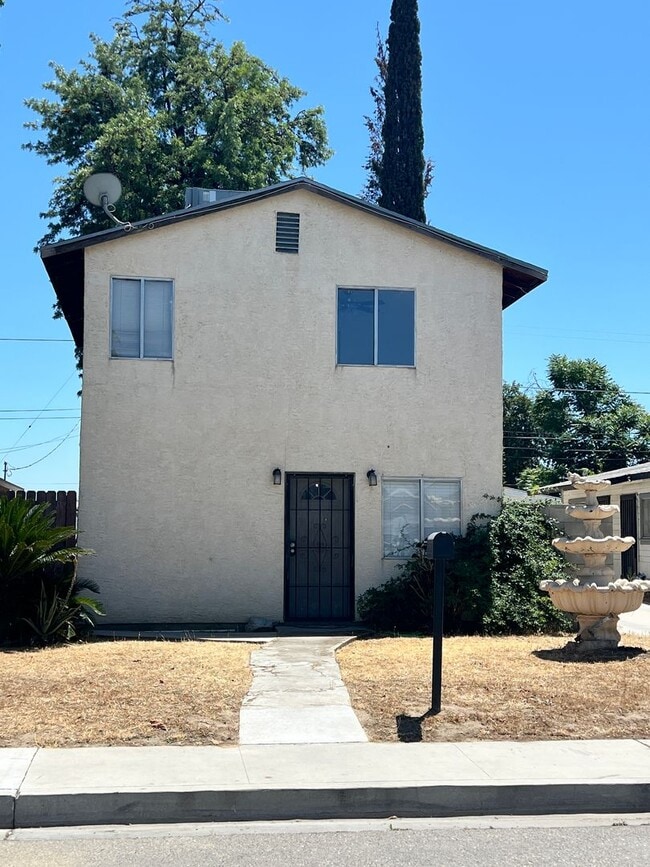 2 Story, 2 Bedrooms, 2 Bath home with larg... - 2 Story, 2 Bedrooms, 2 Bath home with larg...