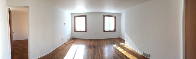 Building Photo - 13 E Sherman St Unit Apt #2