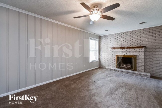 Photo - 1465 Wheaton St