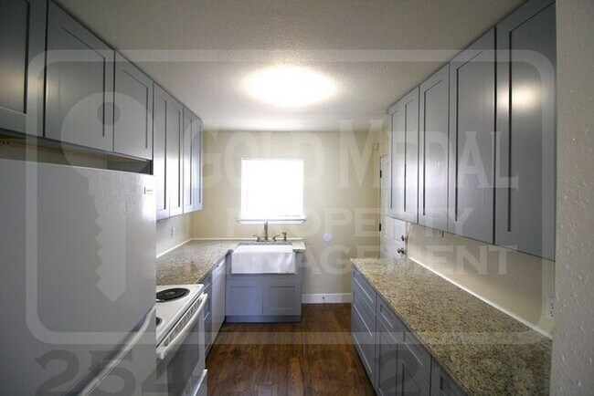 Photo - 905 Estelle Ave