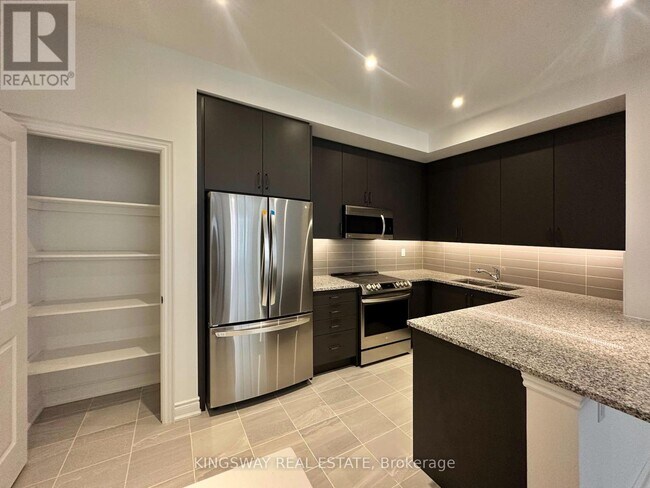 Photo - 30 Lunar Cres