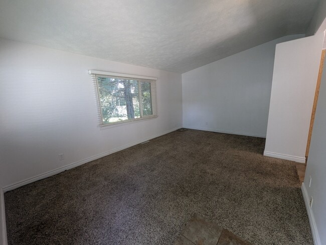 Photo - 2566 S 150 W