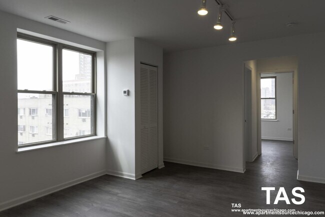 Photo - 940 W Winona St Unit 605