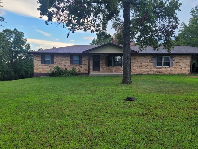 3 Bedroom 2 bath brick home - 3 Bedroom 2 bath brick home