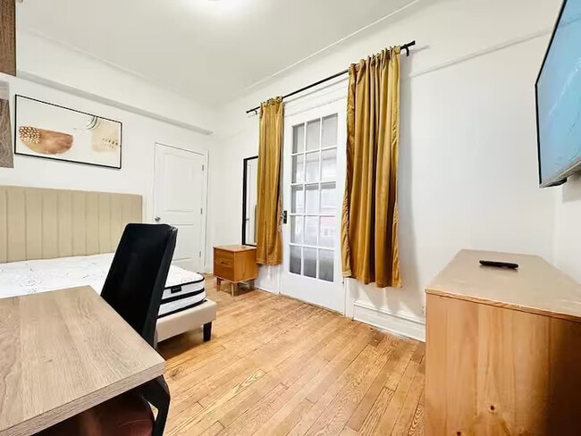 Furnished room/NOT APARTMENT
