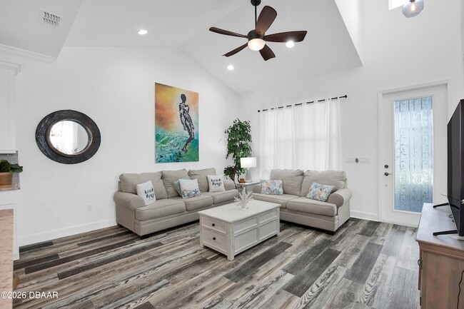 Photo - 402 Parrot Ln
