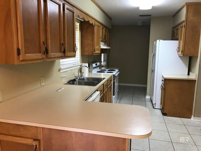 Photo - 102 Myrna Cir