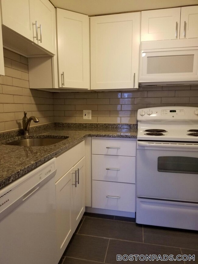 Photo - 524 Putnam Ave Unidad 15