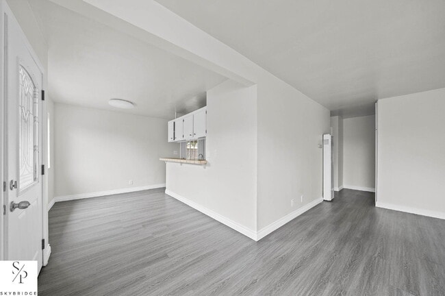 Photo - "Charming 2-Bed Sanctuary in the Heart of Downey – Your Ideal Urban Retreat Awaits!"