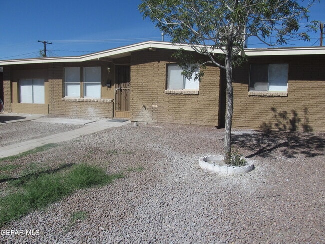 Building Photo - 253 Jensen Ave