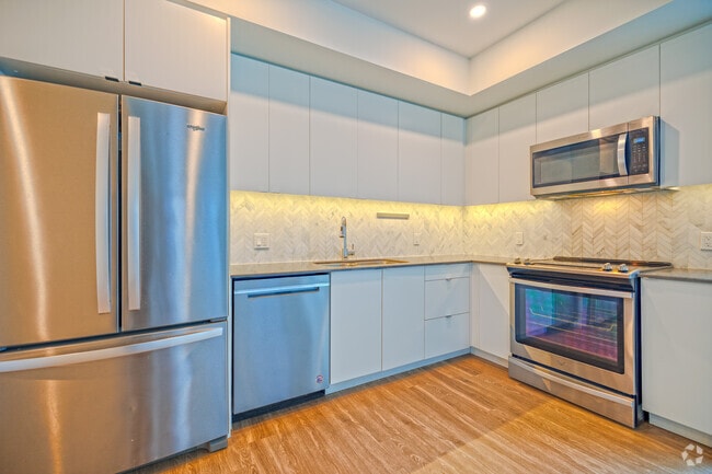 2BR, 2BA - 908SF - Kitchen - The Huron