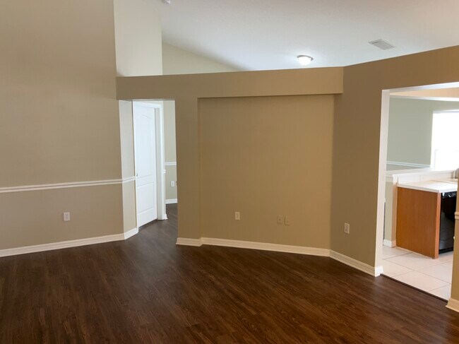 Photo - 1004 Cristelle Jean Dr