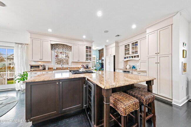 281 Cedar Ave