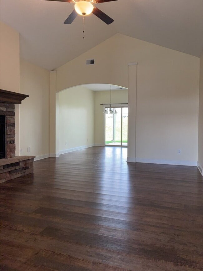 "Charming 3-Bedroom Home with 2 Full Baths in Greenville's Forest Ridge!"