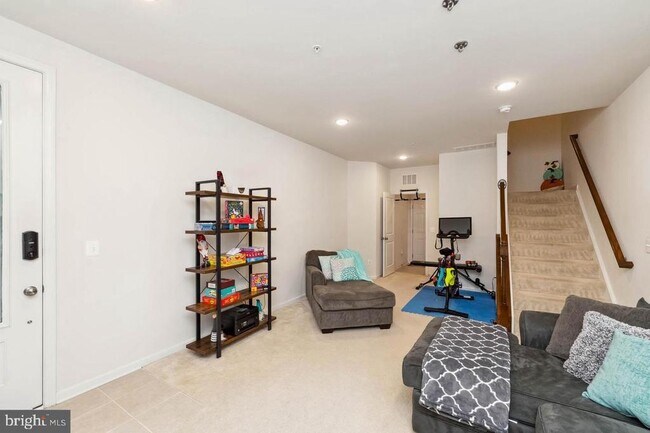 Photo - 24525 Glenville Grv Ter