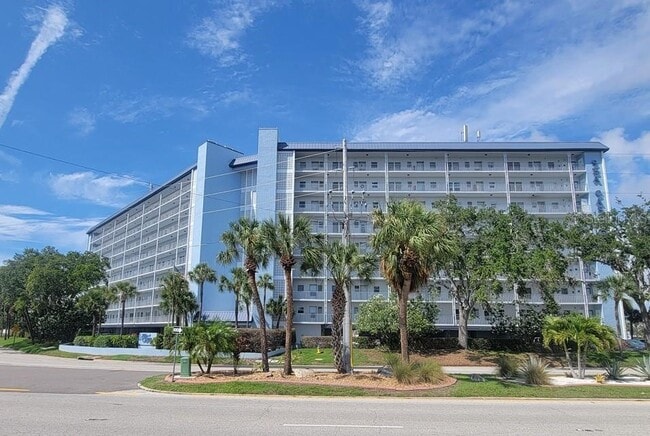 Building Photo - 311 Newport Dr Unit 311