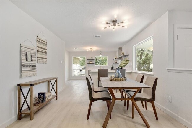 Photo - 4011 Eskew Dr