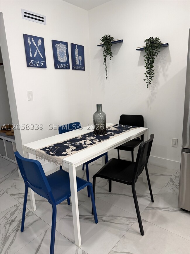 Photo - 4015 Indian Creek Dr Unit 308