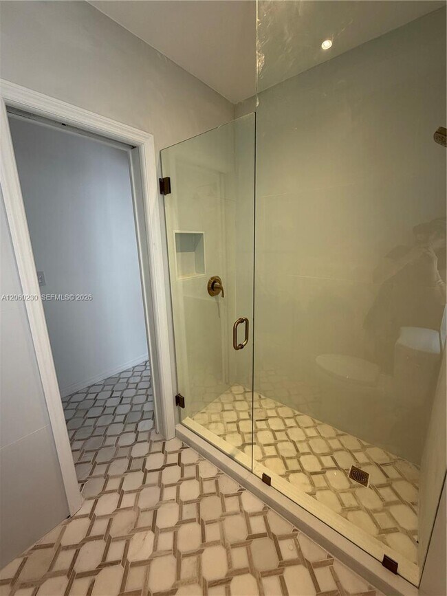 Photo - 5171 SW 6th St