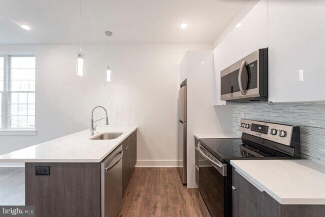 Photo - 2623 Christian St Unit 301