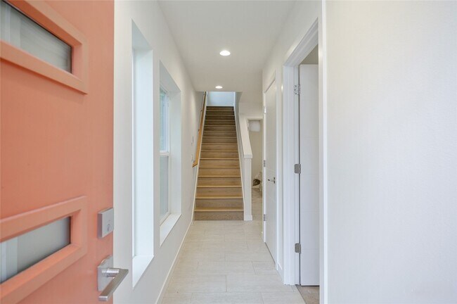 Photo - 5005A 40th Ave NE