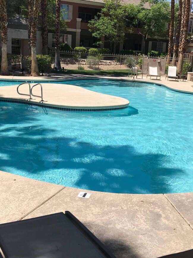 Photo - 3 bed, 2 bath, 2 car garage townhouse for ...