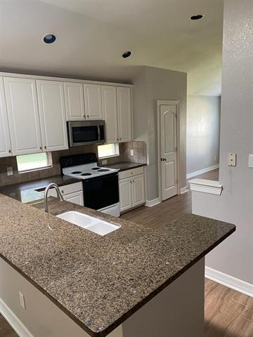 Photo - 2021 Fairmount Park Dr