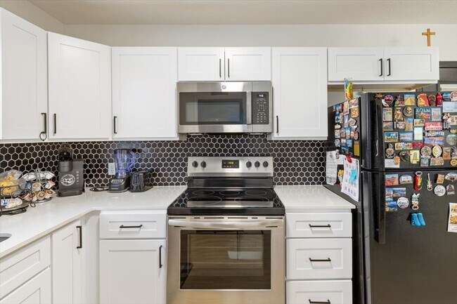 Photo - 333 NW 65th St