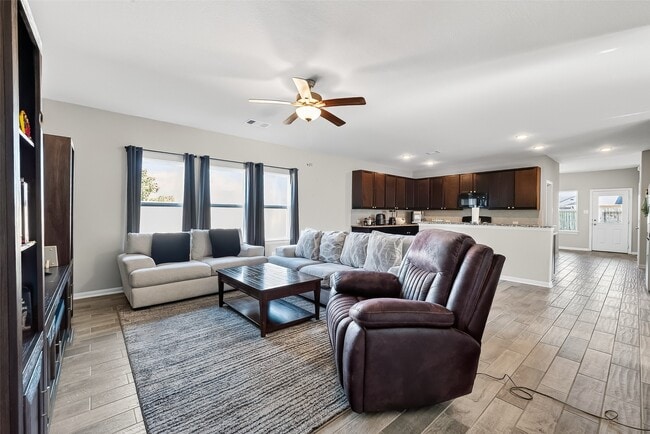 Photo - 2422 Agassiz Dr