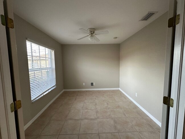 Photo - 558 SE 5th Ave