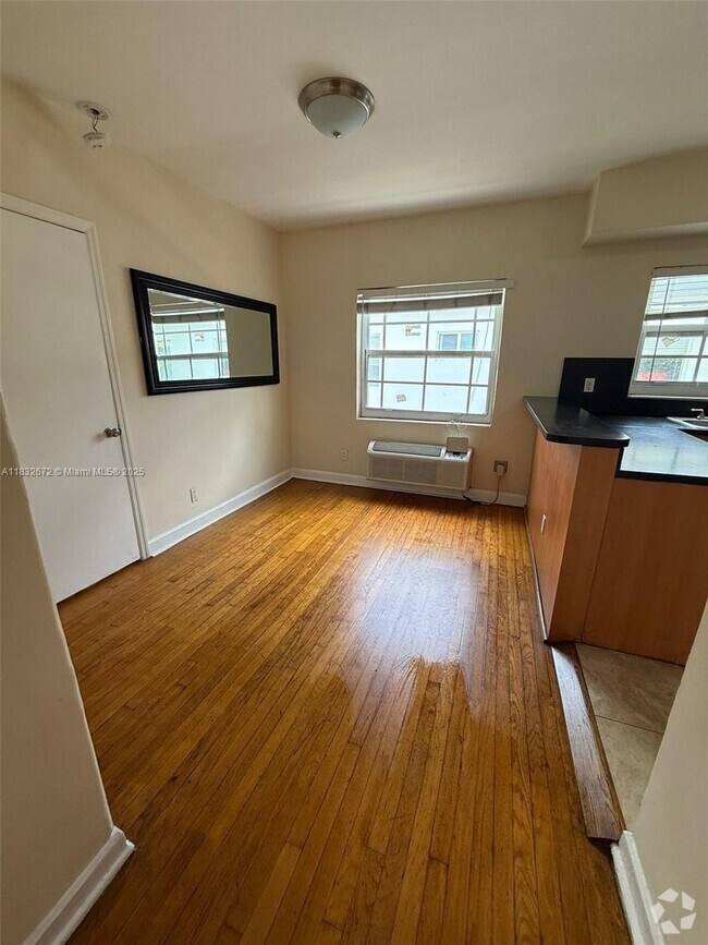 Building Photo - 1241 13th St Unit 4 Rental