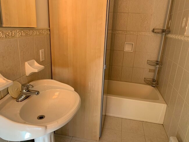 Photo - 40 W 120th St