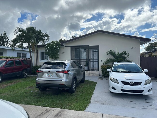 Building Photo - 3245 SW 89th Ave Unit A Rental